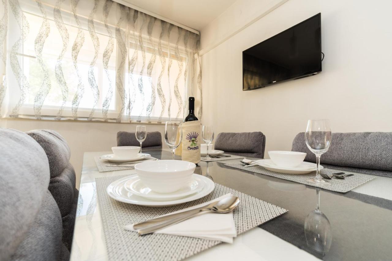 Apartment Mihaela *
